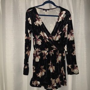 Back, floral, velvet romper